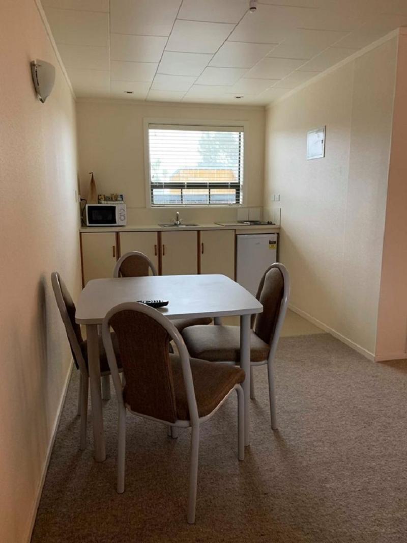 Waiouru Welcome Inn Экстерьер фото